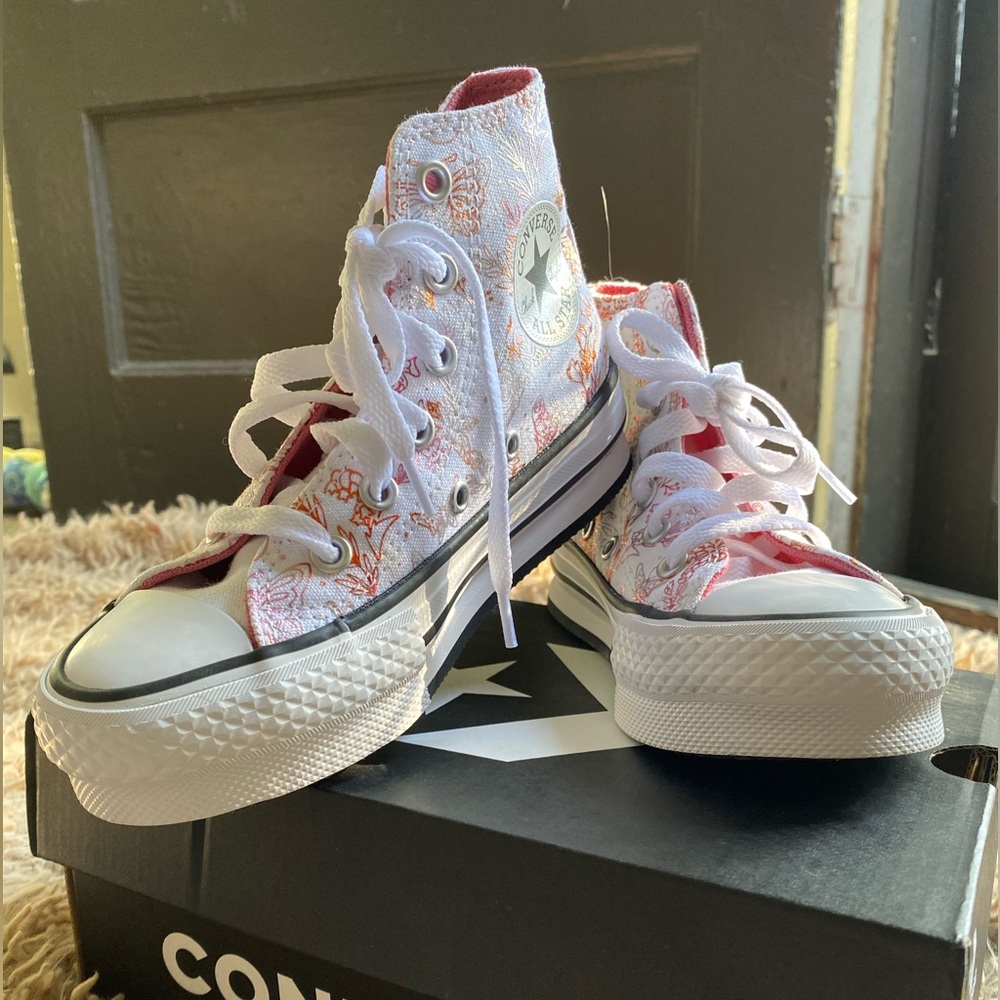 NWT Girls Platform Converse High Tops